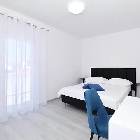 Apartment Silver Stars